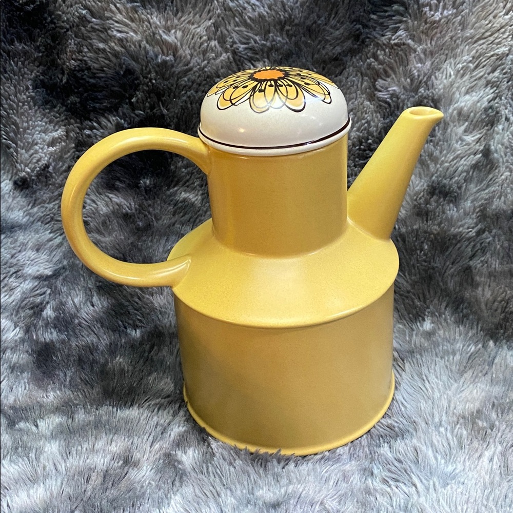 Vintage  Midwinter Stonehenge
Flowersong sunflower teapot RARE! 1970’s